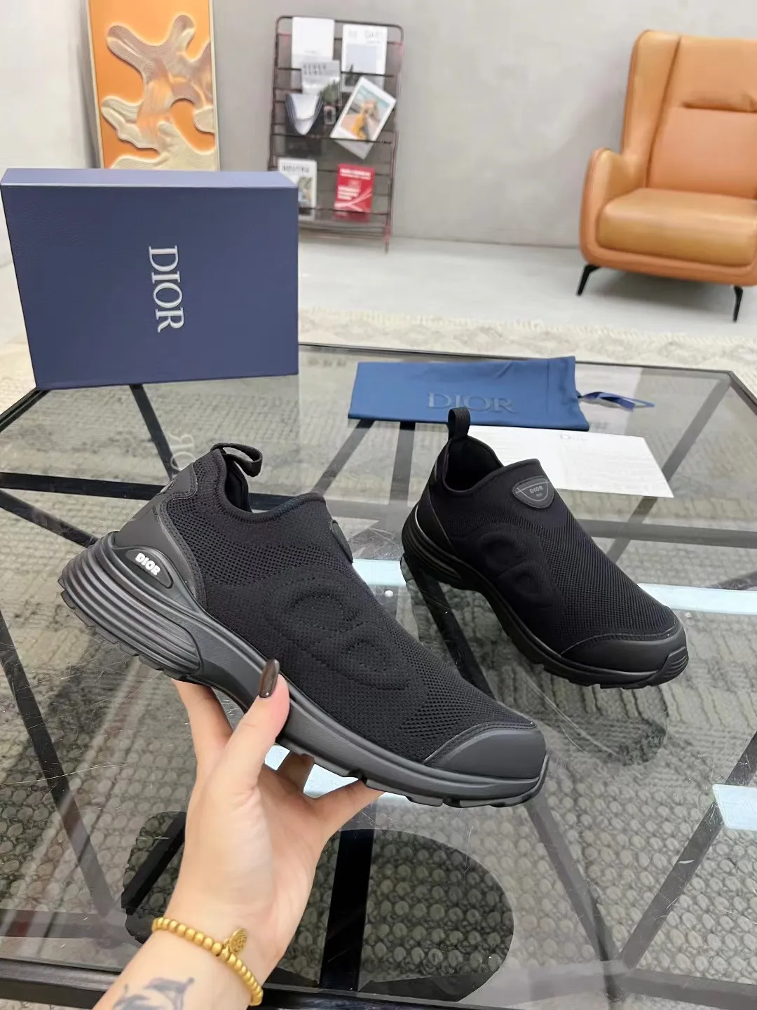 Men's Shoes💰P460💰【DIOR】Dior's new B30 low-top sneakers✅ are carefully made of gray mesh fabric and white technical fabric, decorated with reflective "CD30" graphic logo, and "DIO~B30" and "CD30" logos on the heel and tongue. An extra-light, sculpted rubber sole with signature accents adds style, while internal stretch details create ideal comfort. It can be matched with various casual styles to show a fashionable and modern sports style. Code number: 38-44 (45 can be customized)